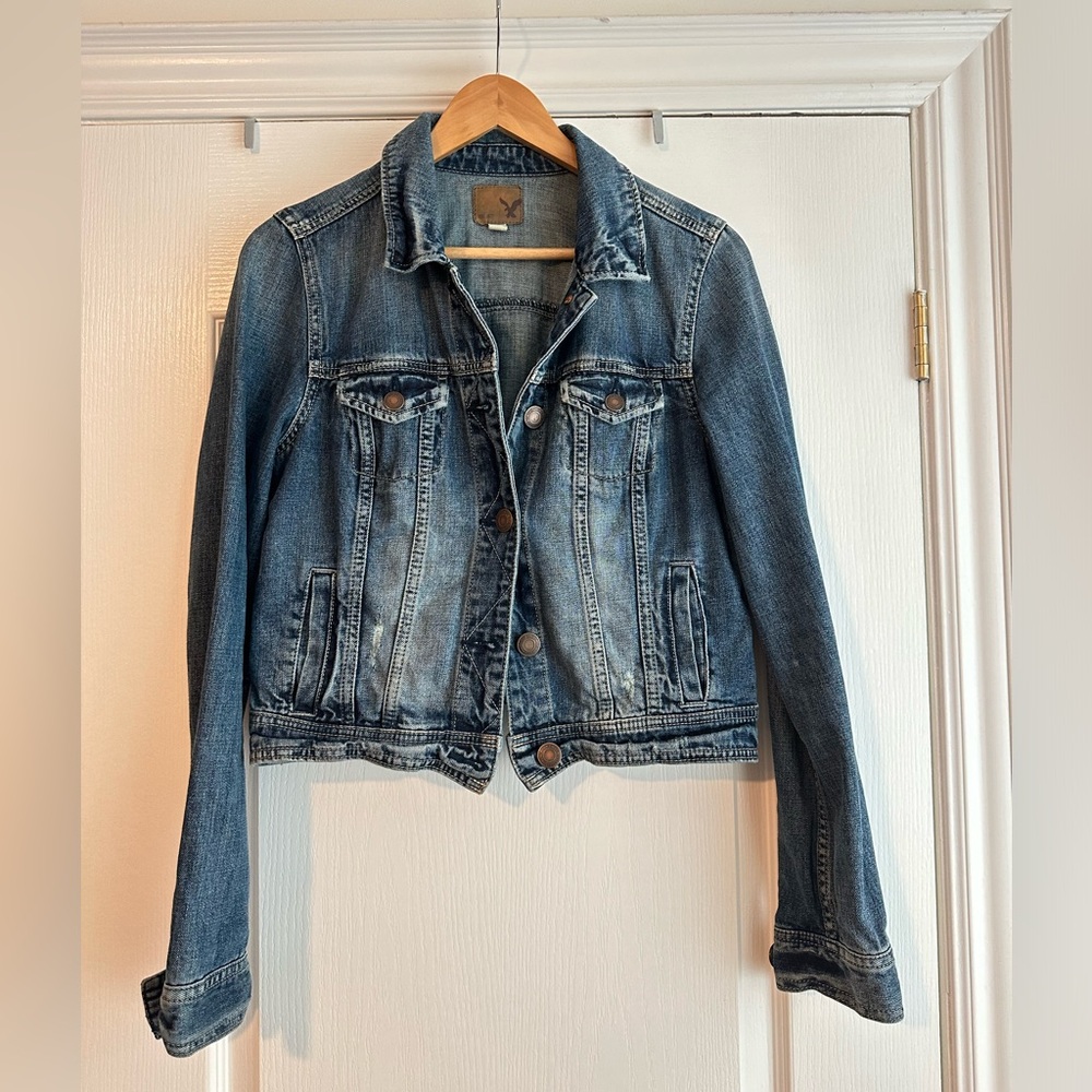 AE denim jacket. Great wash. 100% cotton.
